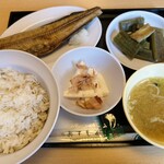 監獄食堂的實拍圖