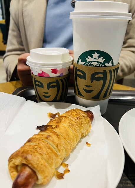 スターバックスコーヒー エトモ祐天寺店的实拍高清图