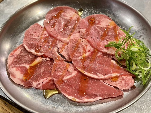 recommendations for ホルモン肉問屋 小川商店 天神橋五丁目店