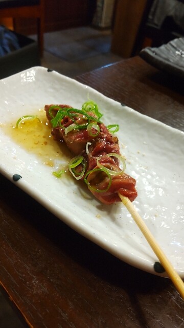 炭火肉酒場肉まる的实拍高清图