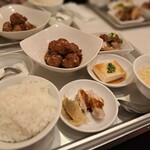 伯爵の肉団子 新宿御苑店的实拍图