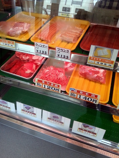 上中精肉店的实拍图