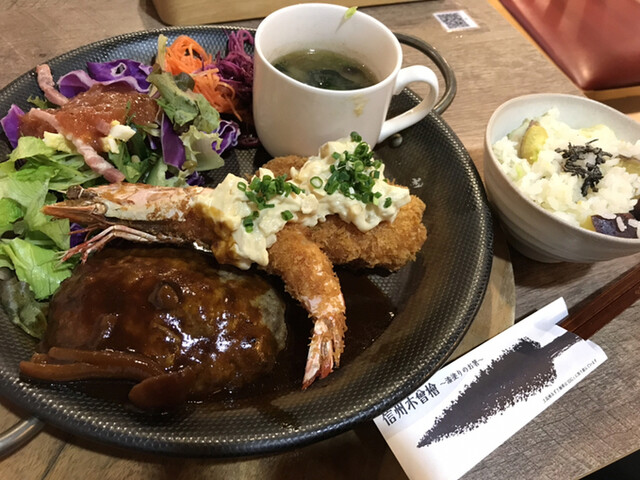 上高地 あずさ珈琲 阪急三番街店的實拍高清圖