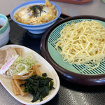 山田うどん 多摩大橋店的實拍圖