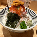 日本橋海鮮丼 つじ半 ミッドタウン店的實拍圖