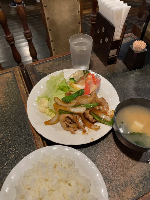 カフェ 泥人形的实拍高清图