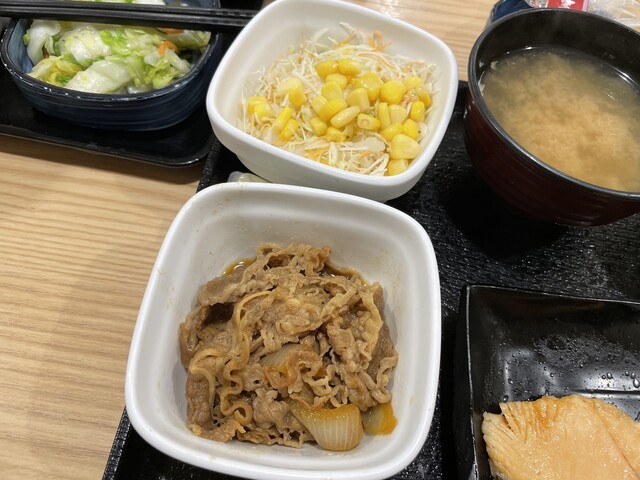 吉野家 三鷹駅南口店的實拍高清圖
