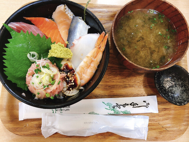 銀八丼 東大赤門前店的实拍高清图