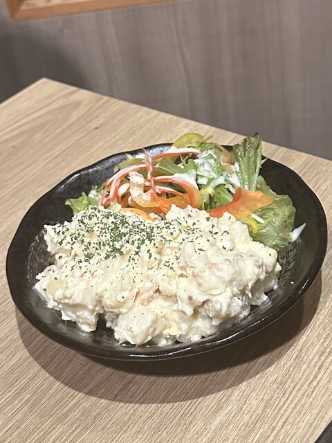 隠れや個室 とりで 梅田店的实拍高清图