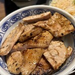 炭火焼豚丼 七凛茶屋坊ず的实拍图