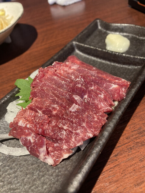 あか牛焼肉と馬刺し たべとも的實拍高清圖