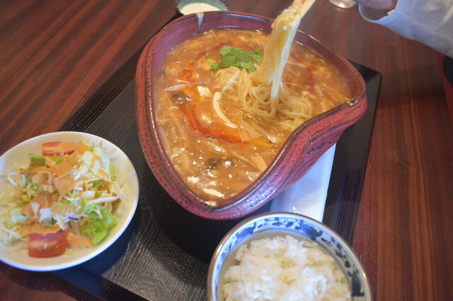 中国料理 かしの木的实拍高清图