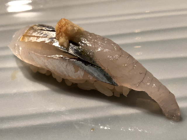 青山鮨孝的實拍高清圖