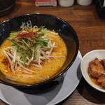 担担麺 胡 京都駅前店的实拍图