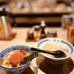 麺や兼虎 博多デイトス店的实拍图