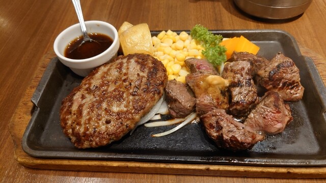 炭焼ステーキくに 新小岩店的實拍高清圖