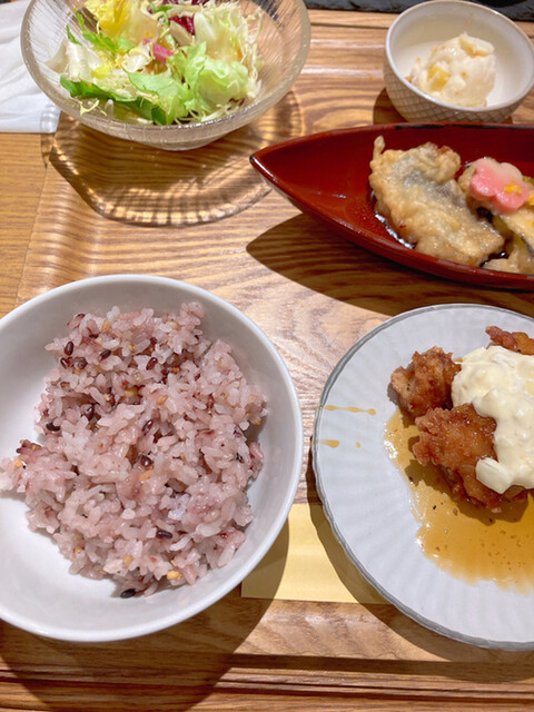 梅田 阪急三番街 リバーカフェ的实拍高清图