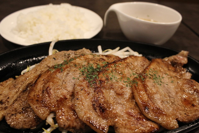 ステーキ＆ハンバーグ リボーン的實拍高清圖