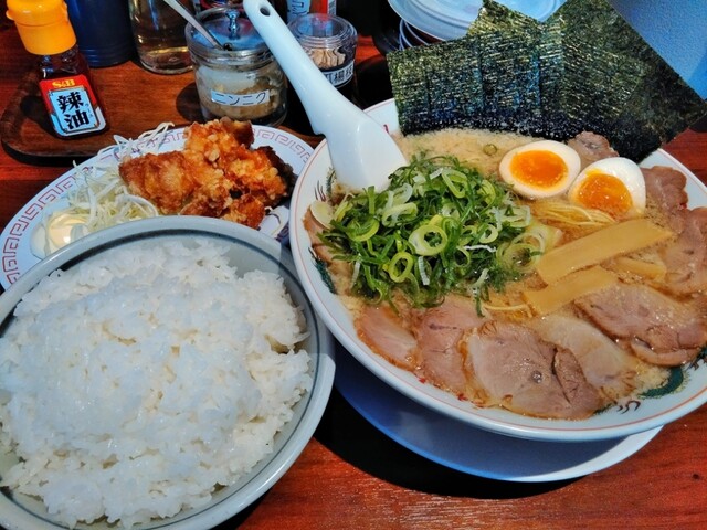 ラーメン魁力屋 西大路西ノ京店的实拍高清图