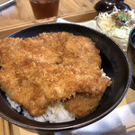 新潟カツ丼 タレカツ 神保町すずらん通り店的实拍图
