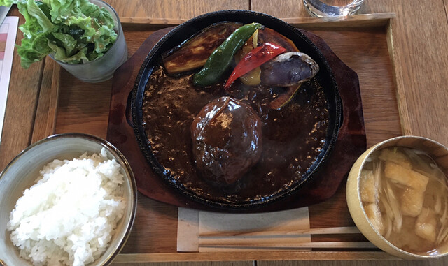 オンザテーブル的实拍高清图