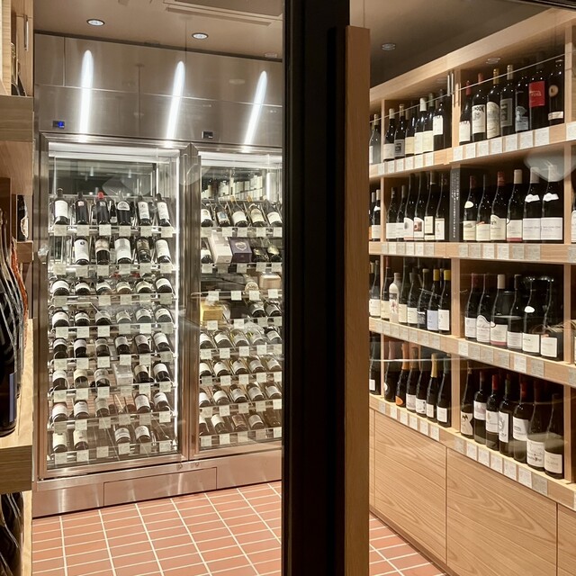 recommendations image for THE WINE STORE DEAN & DELUCA