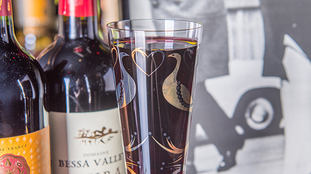 バー クラ クラ的实拍高清图