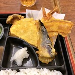 お食事処　つる食的实拍图