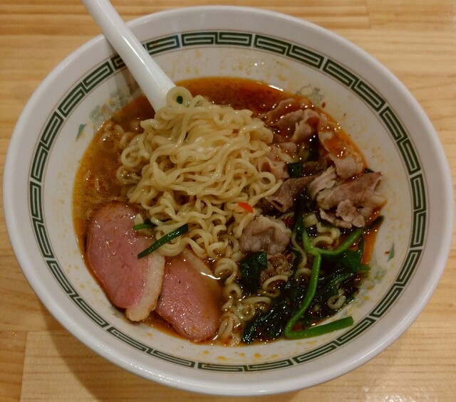 七色麻辣湯的实拍高清图