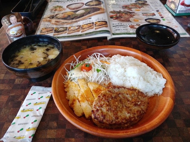 びっくりドンキー 宇治槙島店的實拍高清圖