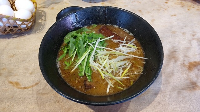 俺の創作らぁめん 極や 神田 神保町店的實拍高清圖