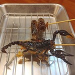 串かつじゃんじゃん 本町店的实拍图