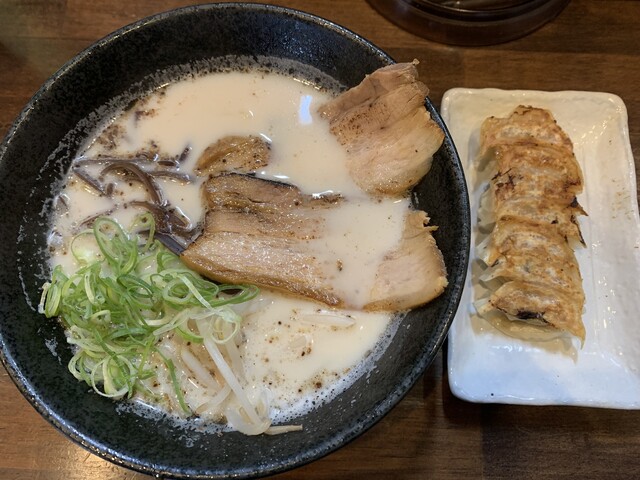 recommendations image for チャーシューのうまいラーメン屋 富士