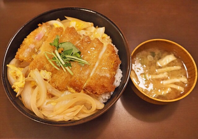 大衆食堂 定食のまる大 飯田橋西口店的实拍高清图