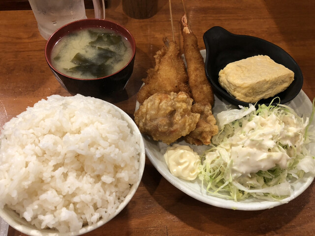 串かつじゃんじゃん 本町店的实拍高清图