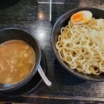 酒池肉林的实拍图