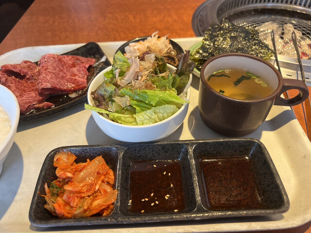 recommendations image for 炭火焼肉HONMACHI