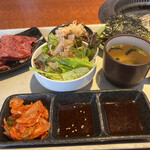 recommendations for 炭火焼肉HONMACHI