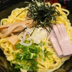 東京油組総本店 赤坂見附組的实拍图