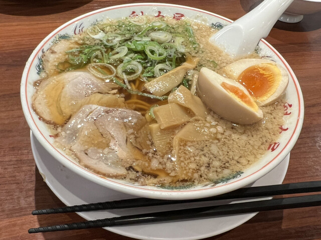 ラーメン魁力屋 西大路西ノ京店的实拍高清图