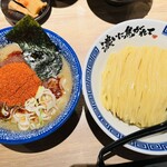麺や兼虎 博多デイトス店的实拍图