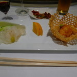 新橋亭的實拍圖