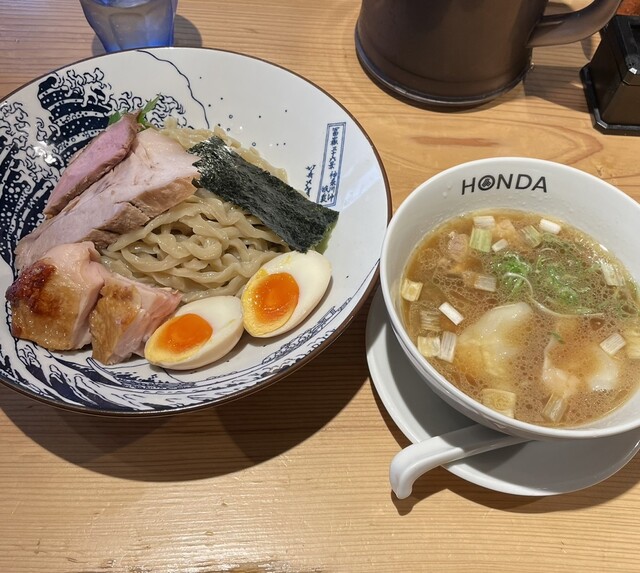 本田麺業 神田西口駅前店的實拍高清圖
