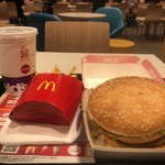マクドナルド 外環勧修寺店的实拍图