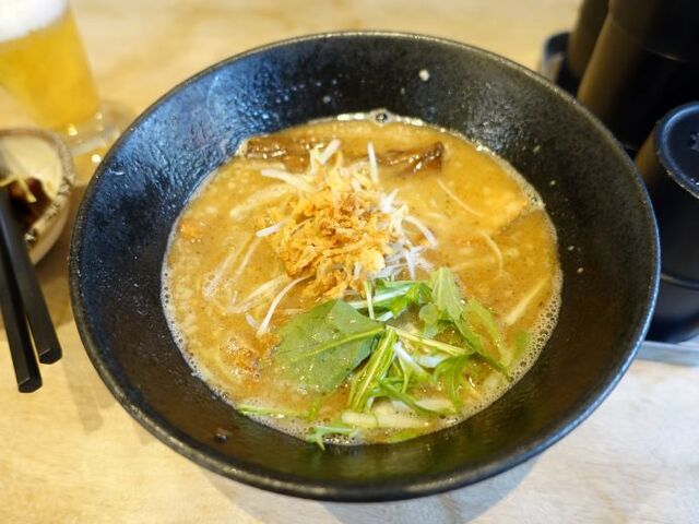 俺の創作らぁめん 極や 神田 神保町店的實拍高清圖