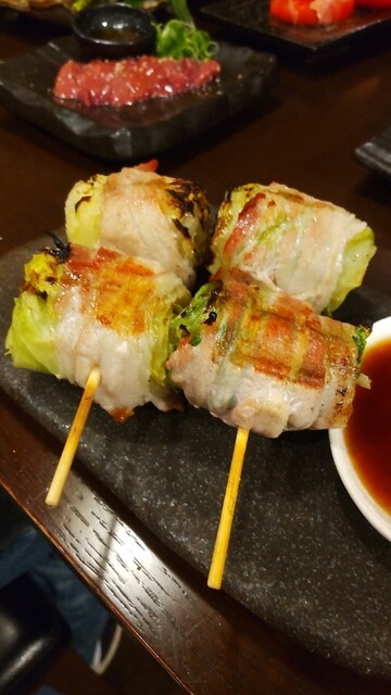 炭火肉酒場肉まる的实拍高清图