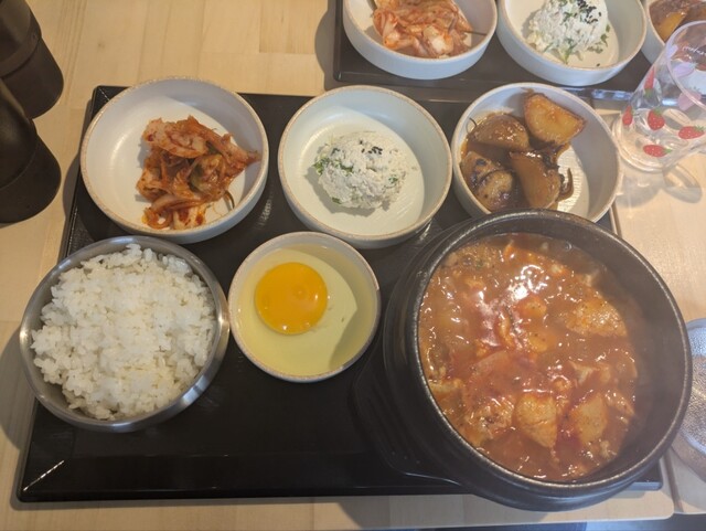 CHEONGANG 韓国料理的實拍高清圖
