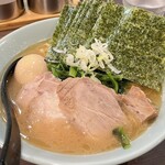 横浜家系らーめん侍 渋谷本店的實拍圖