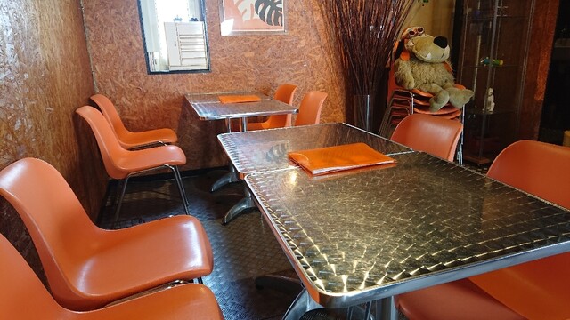 CAFE RESTAURANT GARAGE的实拍高清图