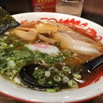 元祖 糸島ラーメン銅羅 福岡空港店的實拍圖